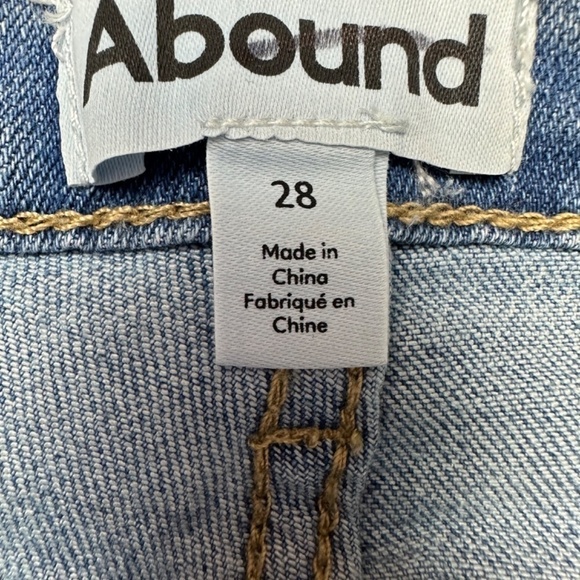 Abound Denim Distressed Shorts Size 28 - Picture 3 of 6